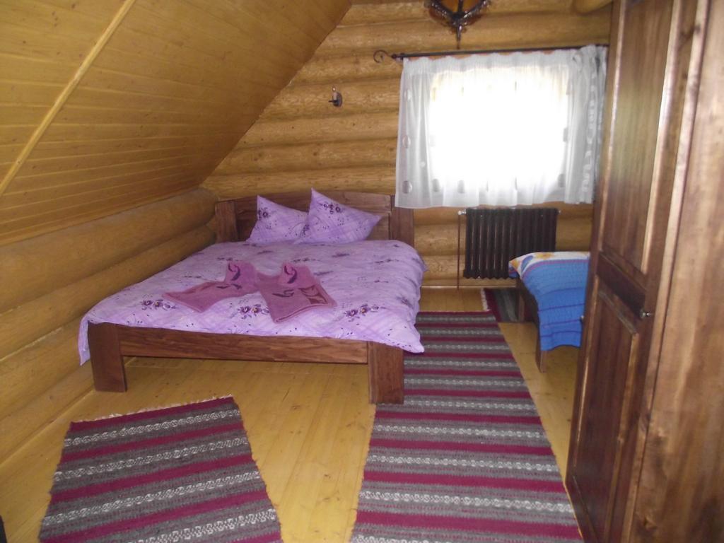 Cabana Piatra Runcului Vatra Moldoviţei Kamer foto